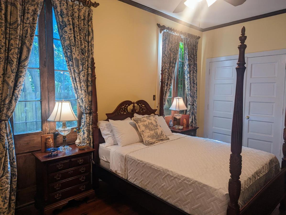 Villas De Frenchmen ニューオーリンズ エクステリア 写真
