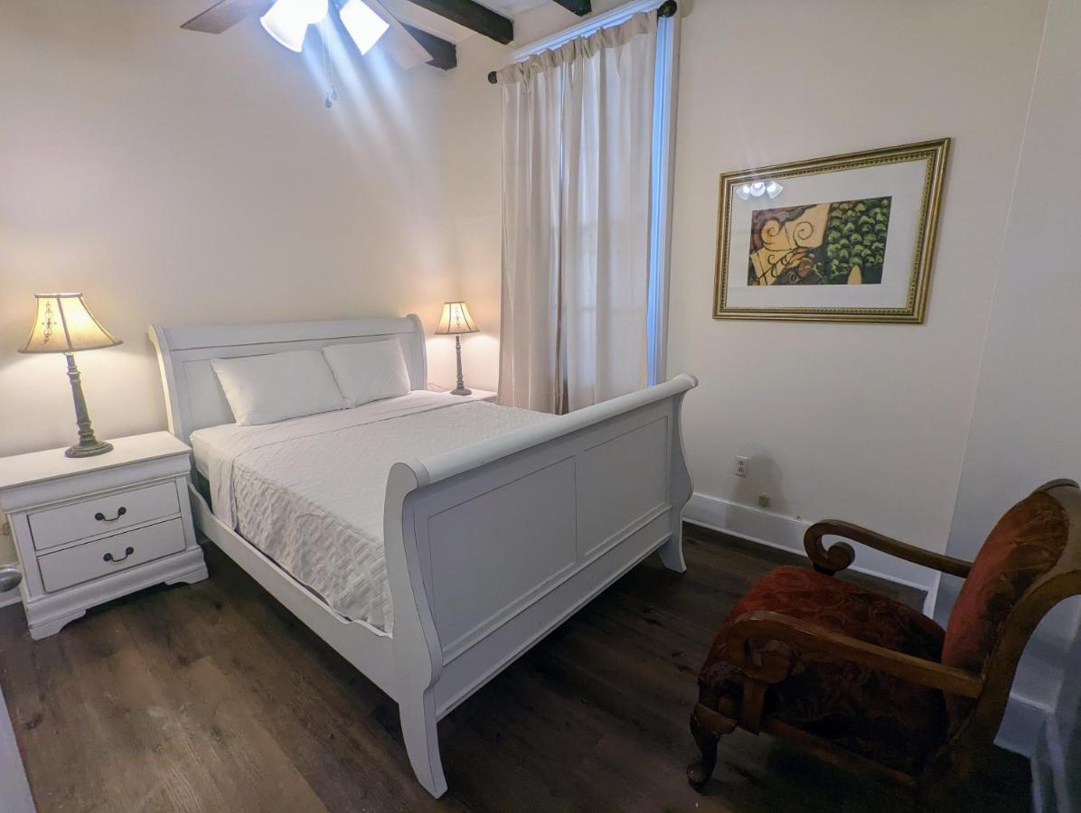 Villas De Frenchmen ニューオーリンズ エクステリア 写真